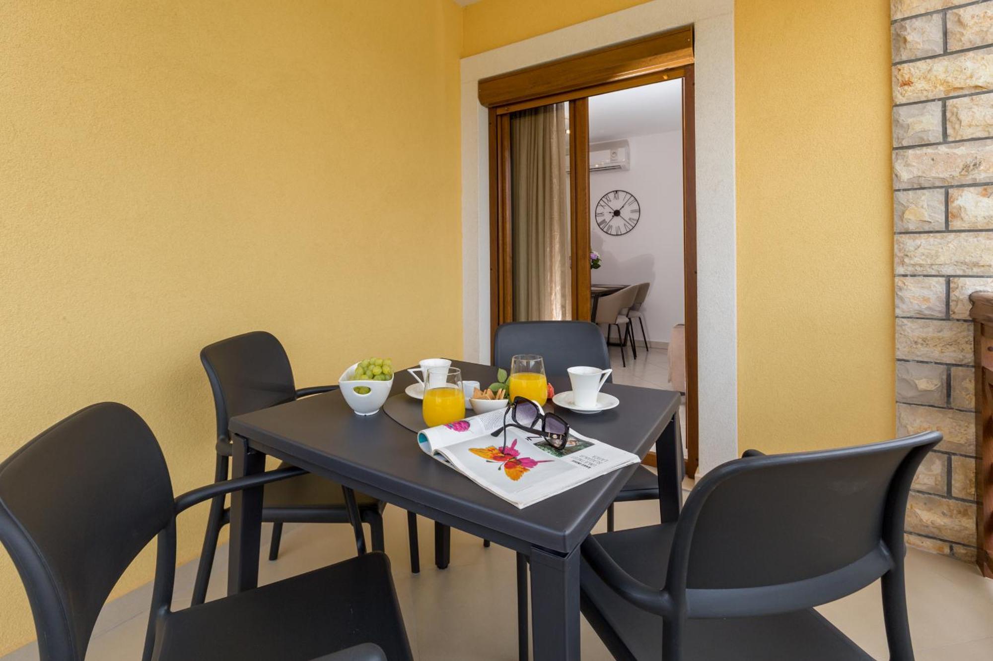 Apartments Bellissima Funtana Exterior foto