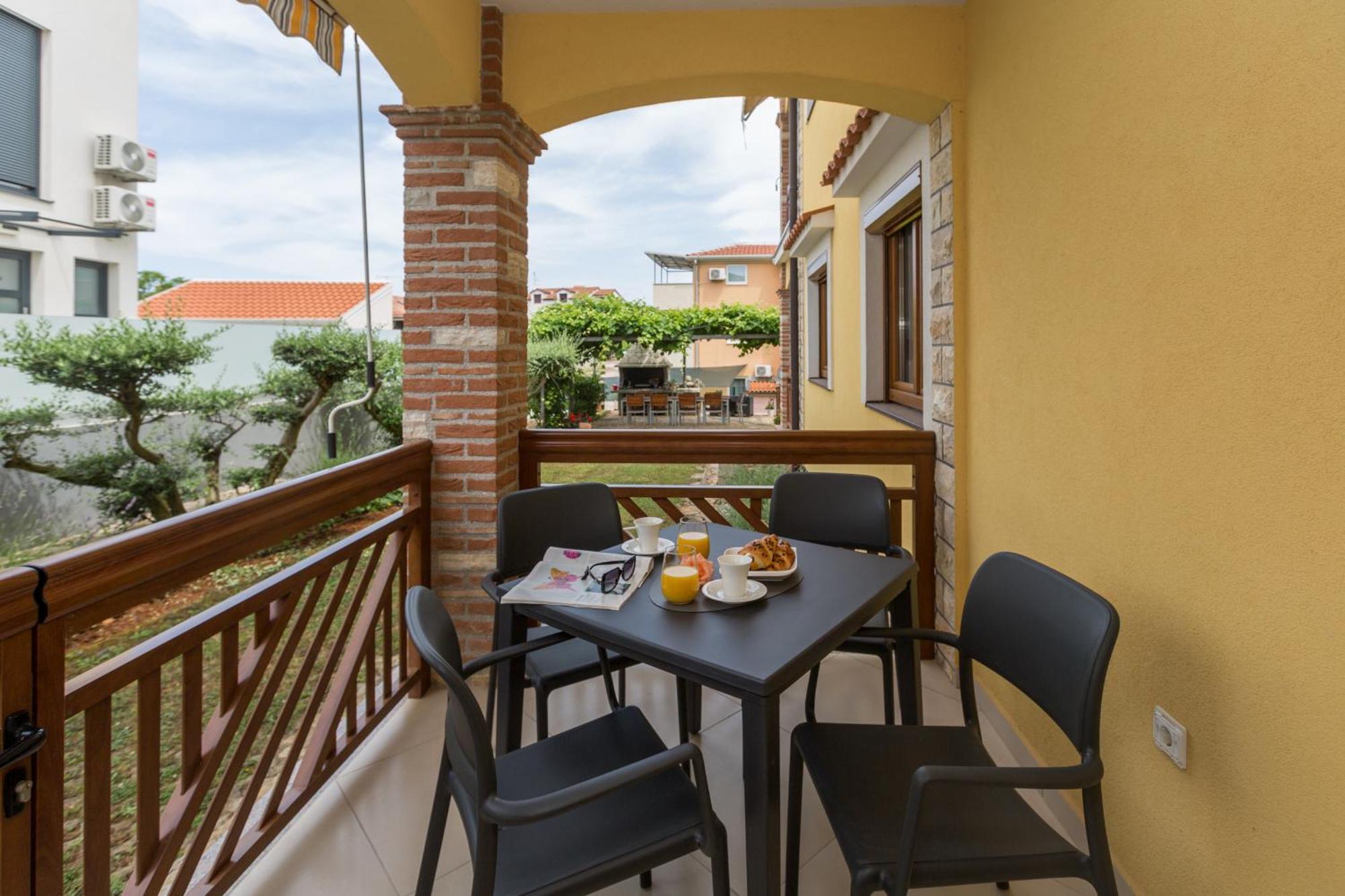 Apartments Bellissima Funtana Exterior foto